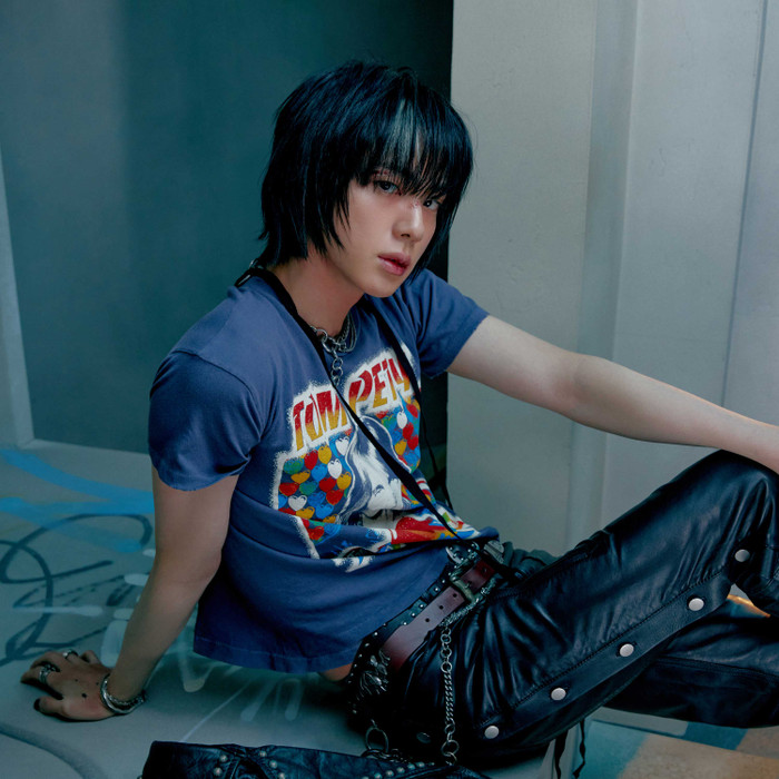 Jin (BTS) 'soán ngôi' Lisa với album thứ hai trong sự nghiệp solo Ảnh 4