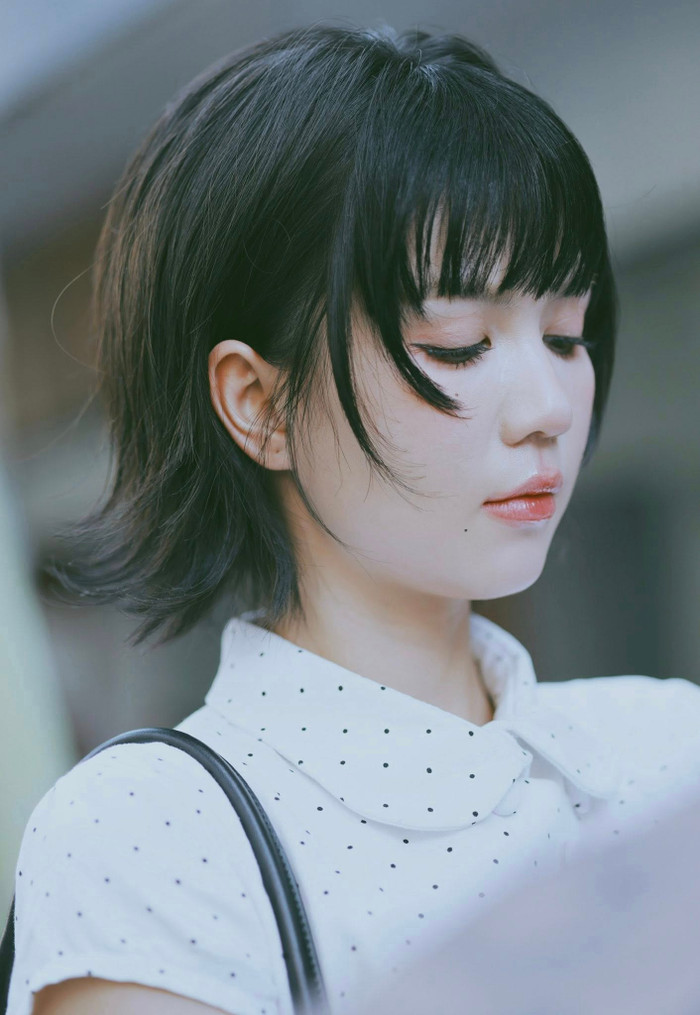 Ngọc Trinh thừa nhận làn da không còn trắng như xưa vì phải thường xuyên chụp hình ngoài trời nắng. (Ảnh: FBNV)