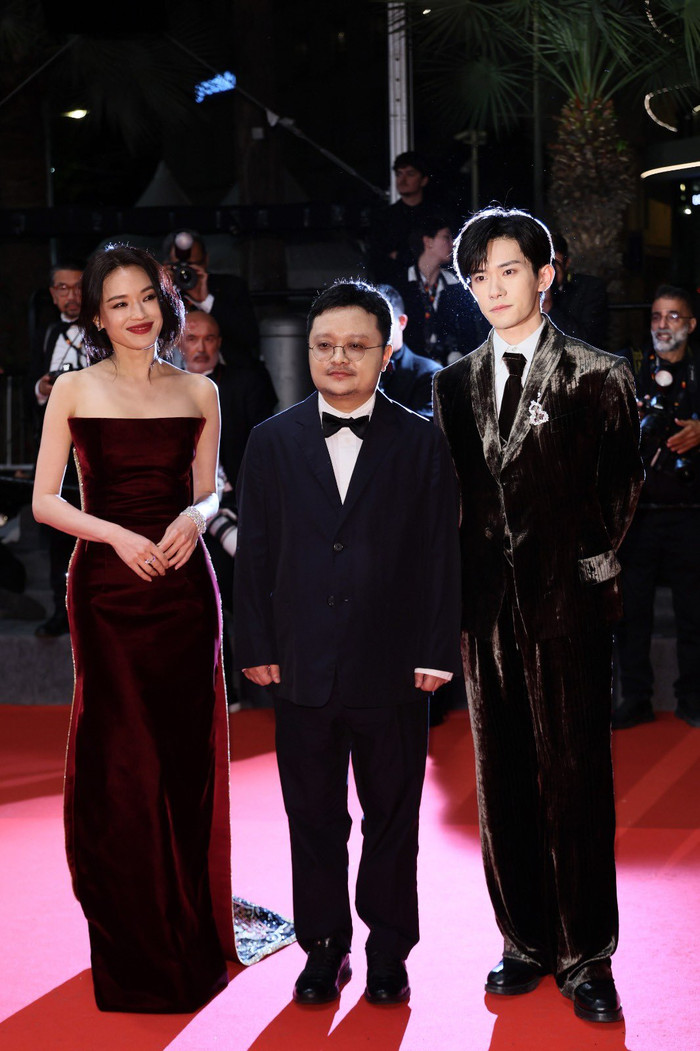Phim của Dịch Dương Thiên Tỉ và Thư Kỳ gây tiếng vang tại Cannes 2025: Tràng pháo tay dài 10 phút Ảnh 3