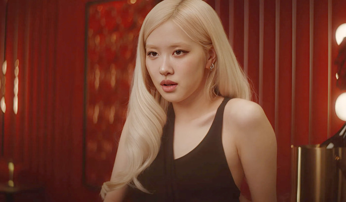 Rosé lấy lại phong độ sau lần bị chê nhạt nhẽo. (Ảnh chụp màn hình)