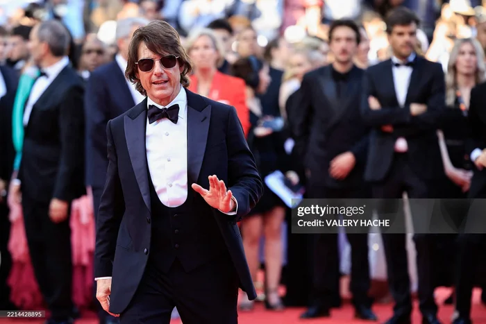 Thảm đỏ Cannes ngày 2: Toàn váy khoét bạo, xuất hiện ‘H’Hen Niê phiên bản Thái’
