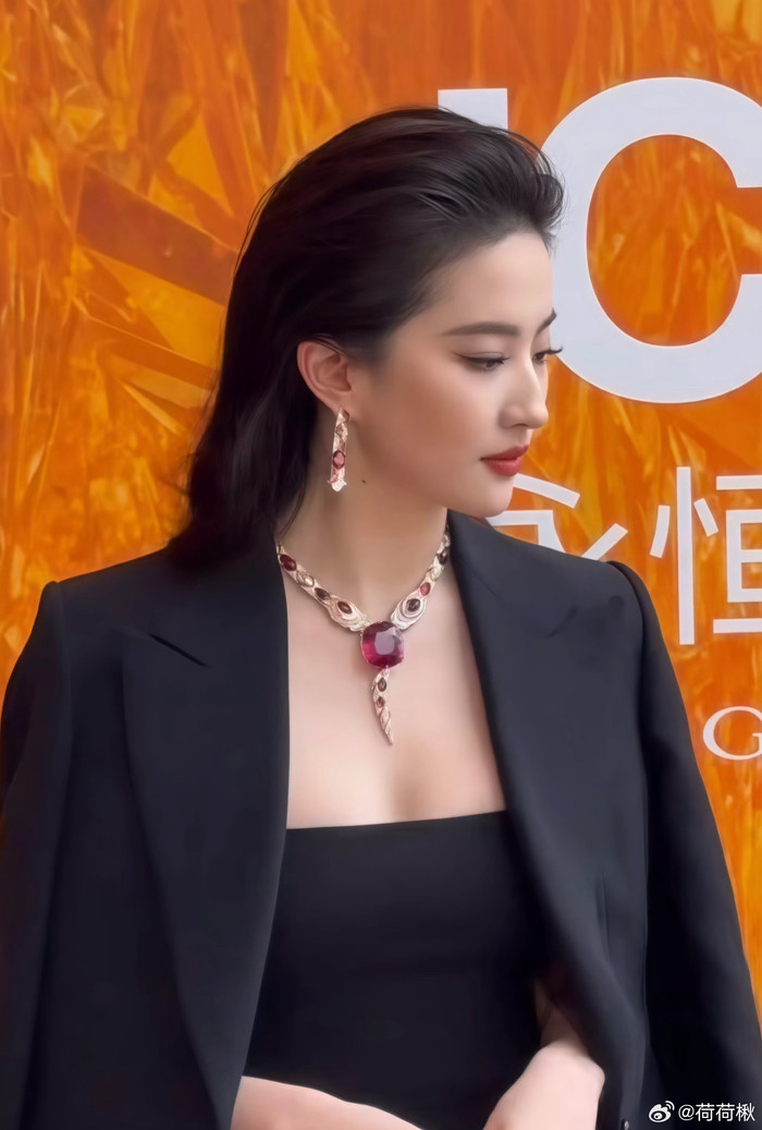 Lưu Diệc Phi được chi là vẫn duy trì phong độ nhan sắc sau nhiều năm hoạt động nghệ thuật. Ảnh: Weibo