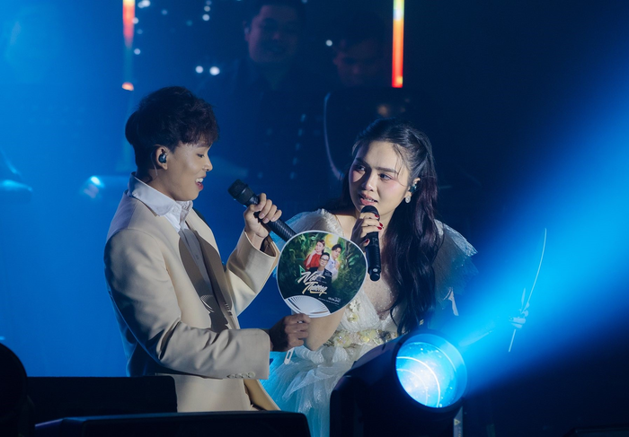 Hồ Văn Cường và Thiện Nhân đều là những cái tên bước ra từ các cuộc thi âm nhạc đình đám, vì thế màn hội ngộ của cả hai mới đây đã gây sốt mạng xã hội. (Ảnh: FBNV)