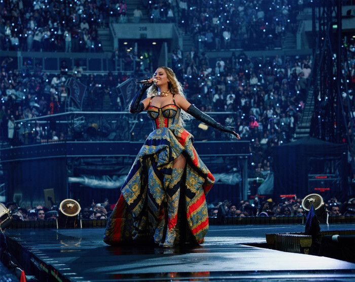 Cú lội ngược dòng ngoạn mục của Beyoncé Ảnh 1