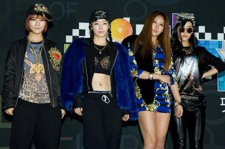 Từ GLAM đến NewJeans: HYBE và ‘lời nguyền’ nhóm nhạc nữ?