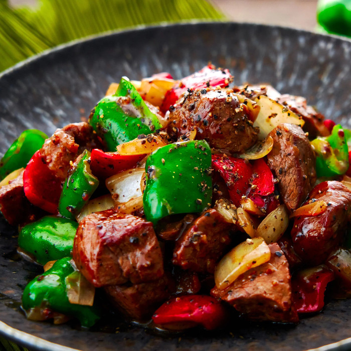 Thịt bò xào tiêu đen là món ngon khó cưỡng. (Ảnh Norecipes)