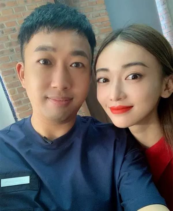 Vu Chính và Ngô Cẩn Ngôn vốn có mối quan hệ thân thiết (Ảnh: Weibo).