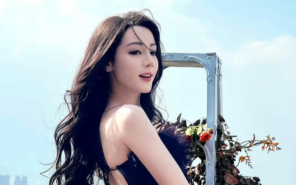 Địch Lệ Nhiệt Ba khiến cõi mạng ‘dậy sóng’ trong ngày sinh nhật