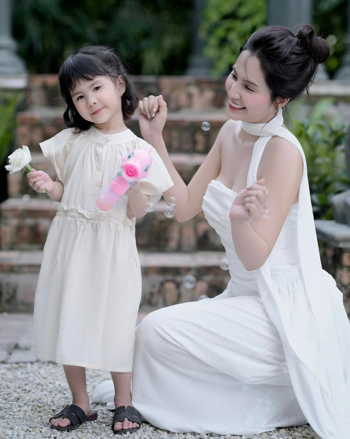 Thiên An chọn xin lỗi để khép lại những ồn ào, mở ra hành trình mới đầy bao dung của một người mẹ giữa giông tố cuộc đời. Ảnh: FBNV