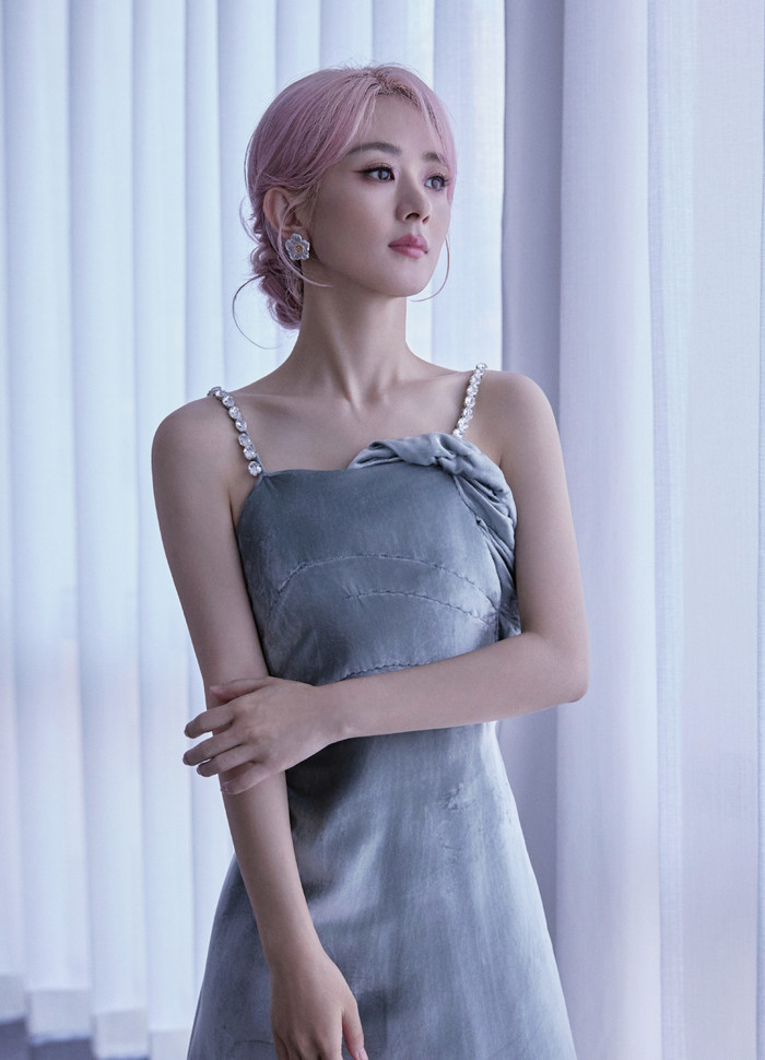 Triệu Lệ Dĩnh không hề xuất hiện trong các buổi quảng bá chính của Tương Viên Lộng. (Ảnh: Weibo)