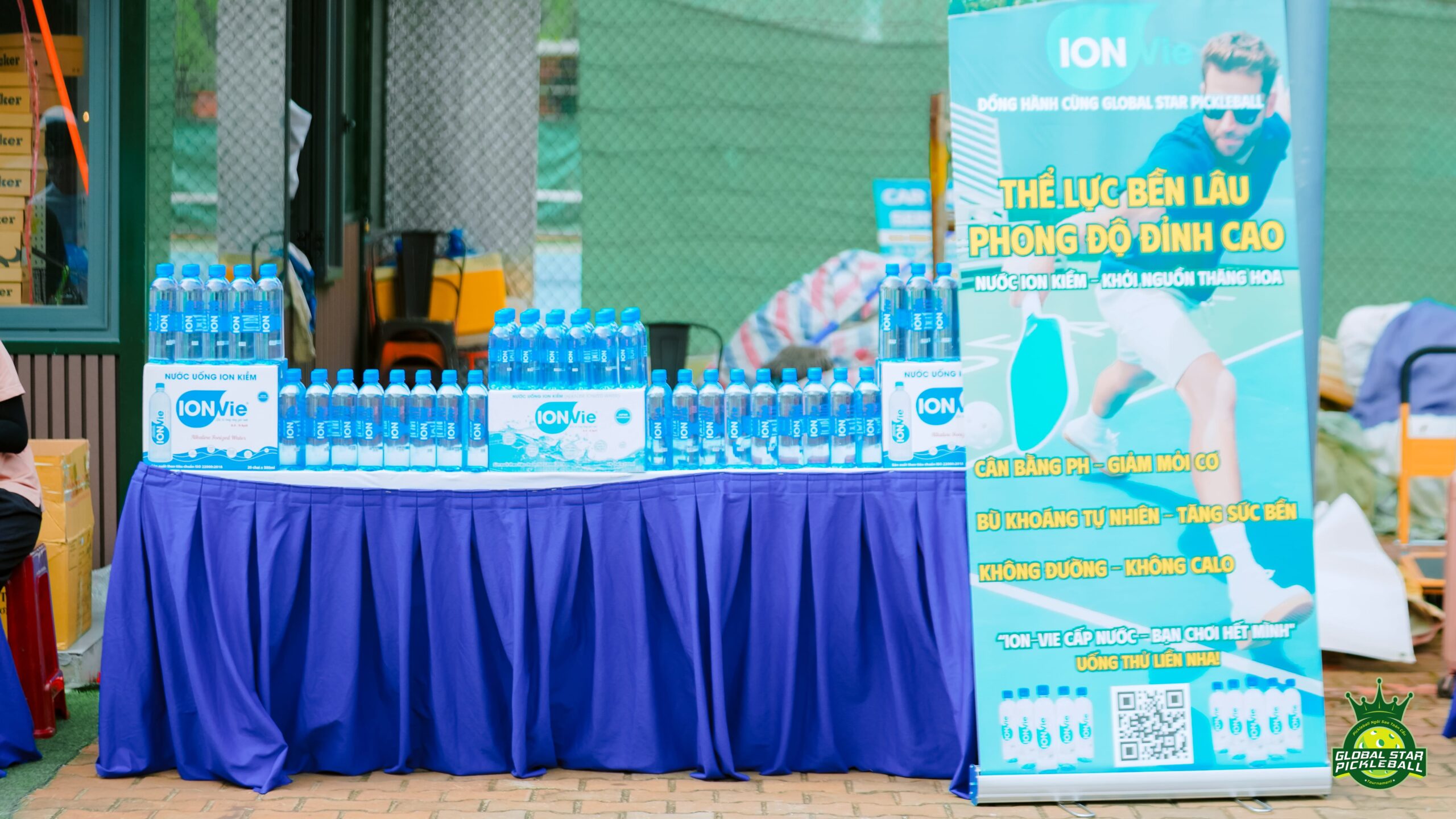 Thương hiệu nước uống IonVie góp phần giữ vững thể lực và tinh thần cho toàn giải đấu trong 2 ngày tranh tài.
