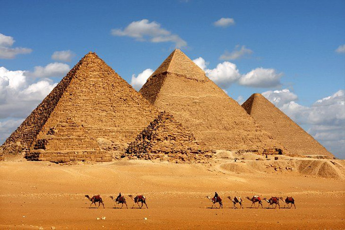 Với 2,5 triệu lượt khách đổ về Giza mỗi năm, Ai Cập không chỉ là bảo tàng lịch sử khổng lồ mà còn là điểm đến 'hot' bậc nhất cho giới trẻ toàn cầu. (Ảnh: travelpulse)
