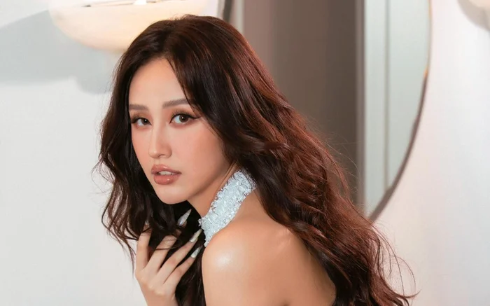 Mai Phương Thúy chấn thương