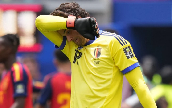 lammens-mu-1783719630688478012903-0-84-742-1271-crop-1783719658641685104256 Courtois 'nói dỗi' HLV sau khi bị thay khỏi sân - Ảnh 2.