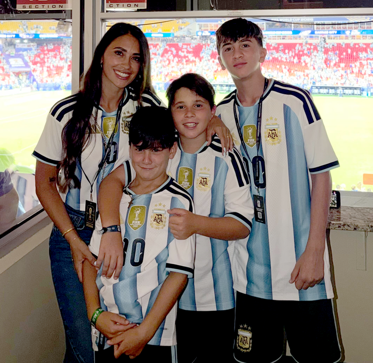 Vợ Messi ‘nói không nên lời’ sau chiến thắng ngoạn mục của chồng