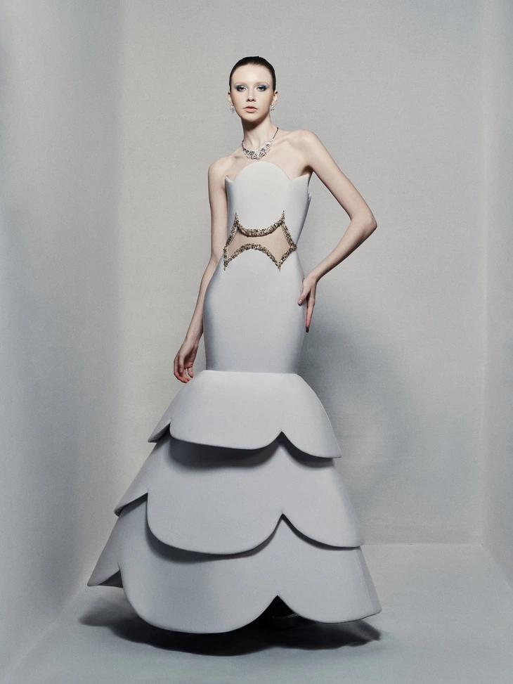 Phan Huy biến thị lực không hoàn hảo thành cảm hứng cho bộ sưu tập couture mới - Ảnh 7.