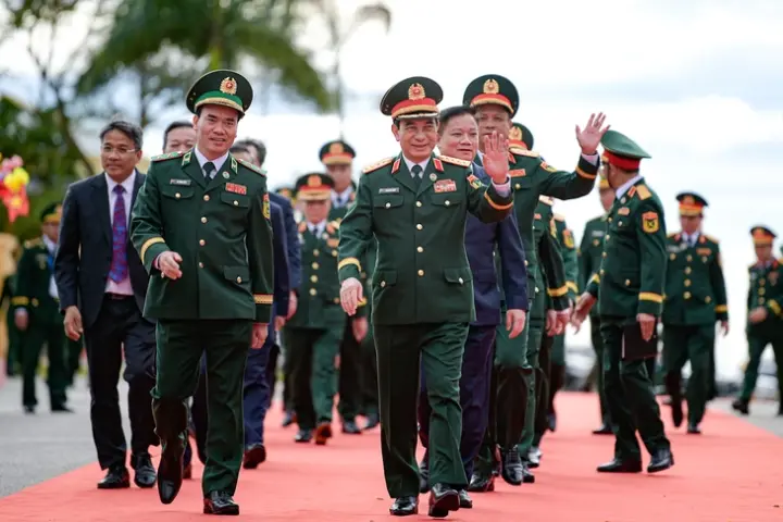 Đại tướng Phan Văn Giang sang Lào, bắt đầu dự Giao lưu hữu nghị quốc phòng biên giới - Ảnh 4.